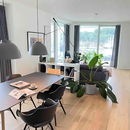 Bo Med Stil Og Udsigt Til Lystbadehavn Århus