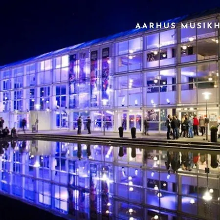 Lägenhet Bo Med Stil Og Udsigt Til Lystbadehavn Århus