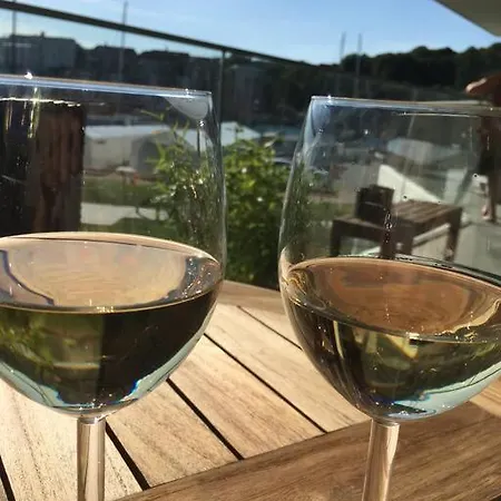 Bo Med Stil Og Udsigt Til Lystbadehavn Apartment Aarhus