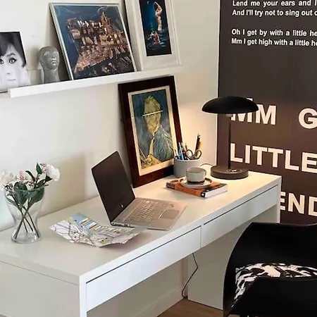 Bo Med Stil Og Udsigt Til Lystbadehavn Lägenhet