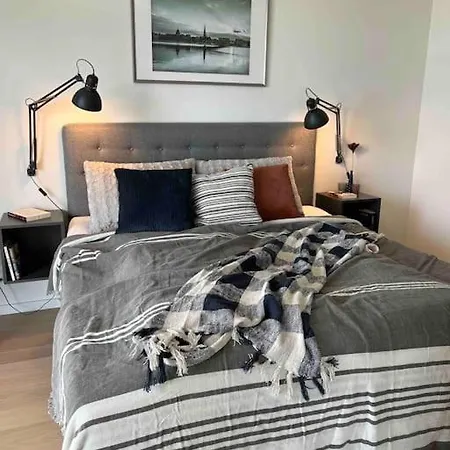 Bo Med Stil Og Udsigt Til Lystbadehavn * Aarhus